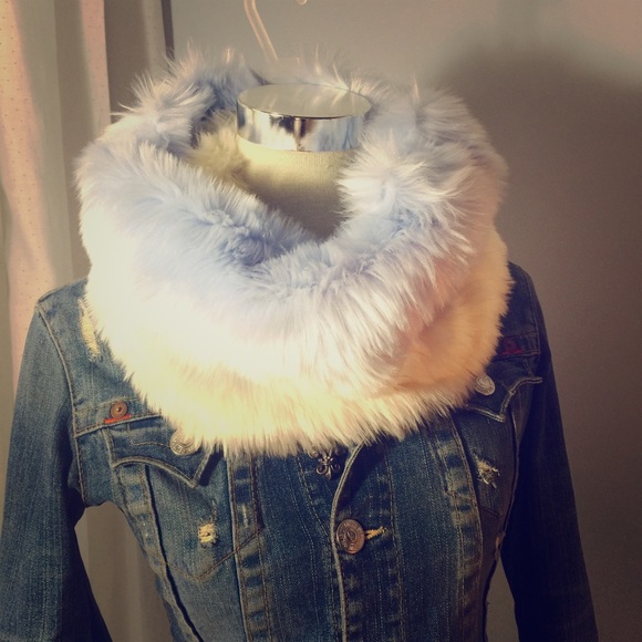 NWT Faux Fur Scarf by Joe Boxer