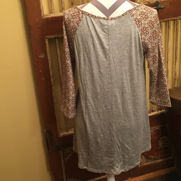 3/4 Sleeve Tee Shirt - Picture 2 of 2