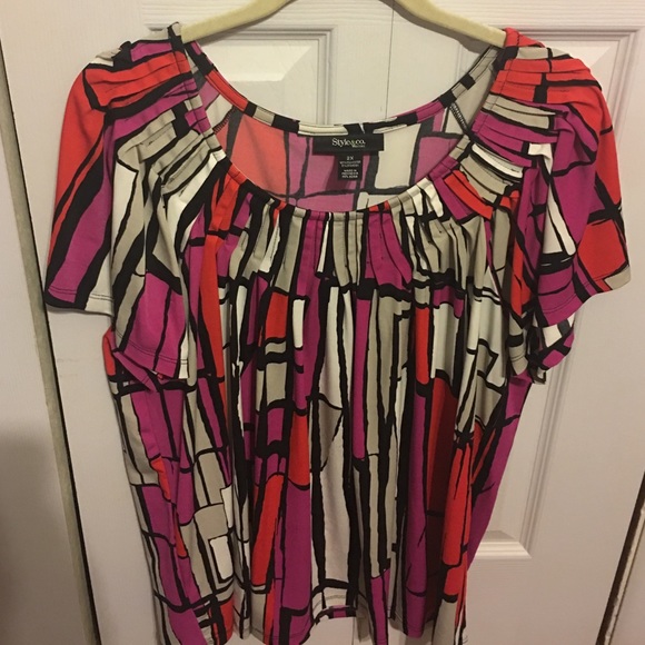 Multi color top