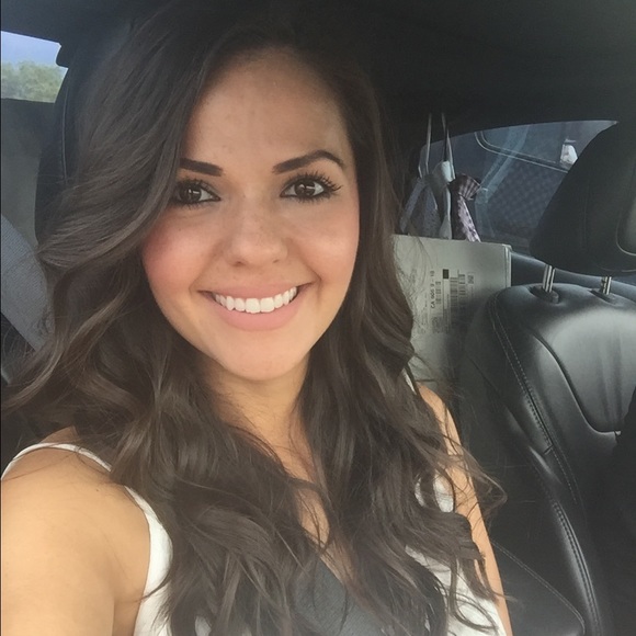 Meet your Posher, Stefana - Picture 1 of 1