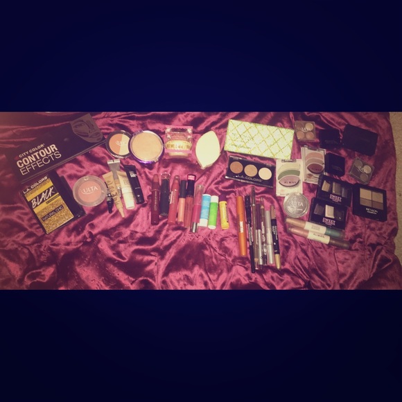 43 piece makeup lot