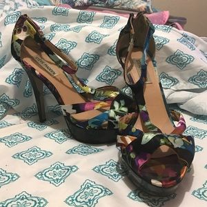 Steve Madden flower print heels