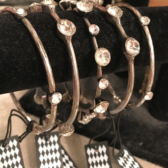 Bracelets - Picture 3 of 4