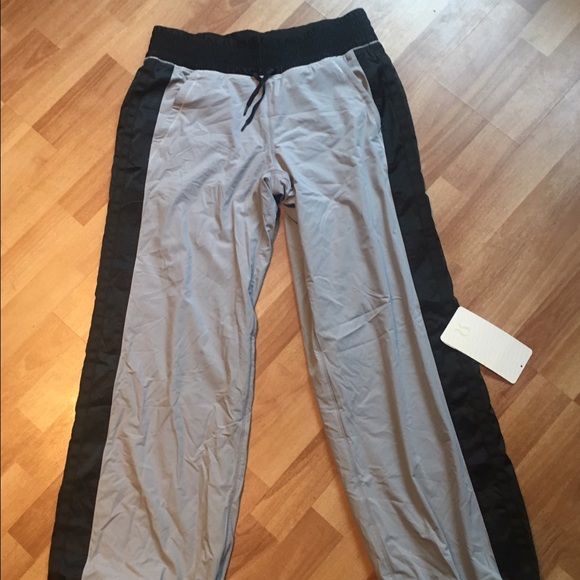 Lululemon right round pant