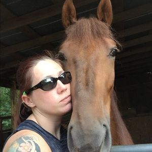 Meet your Posher, Danielle