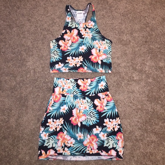PINK vs floral set.