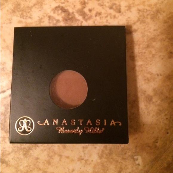 Brand new ABH single eyeshadow in fawn