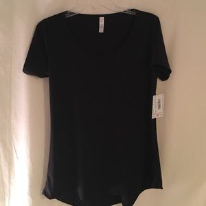 Small black NWWT classic lularoe t- shirt.  Ribbed