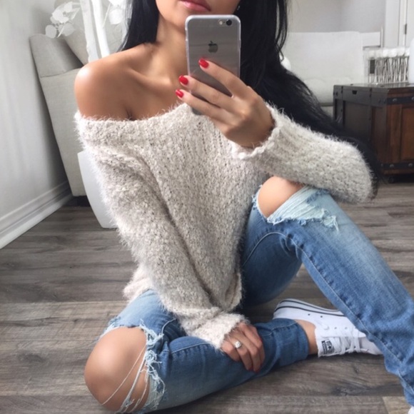 Soft Fuzzy LS Knit in Beige from @itselaine