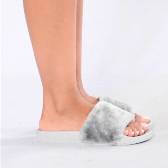 Grey Faux Fur Slides! Back in STOCK! 😻 - Picture 3 of 3