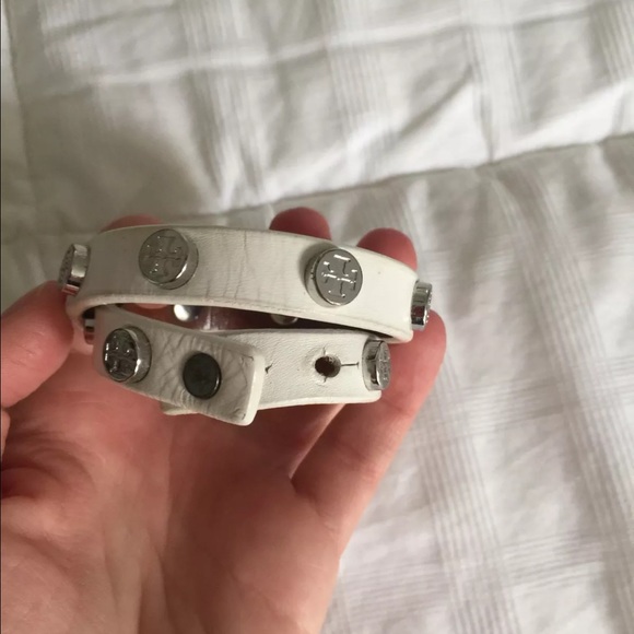 SOLD Tory Burch white double wrap leather bracelet - Picture 3 of 4