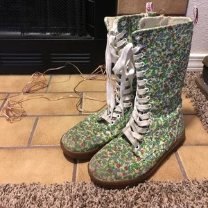 Dr Martens canvas floral boots 28 eye U.K. 4 US 6