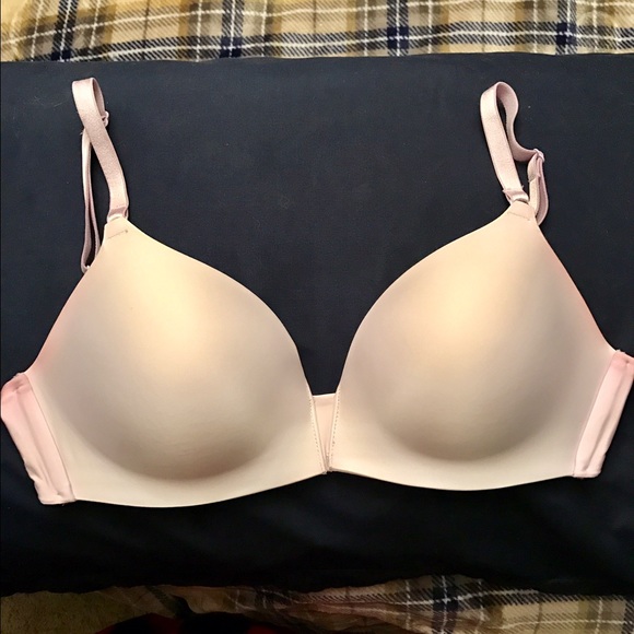 34 D. No-wire Victoria Secret Bra
