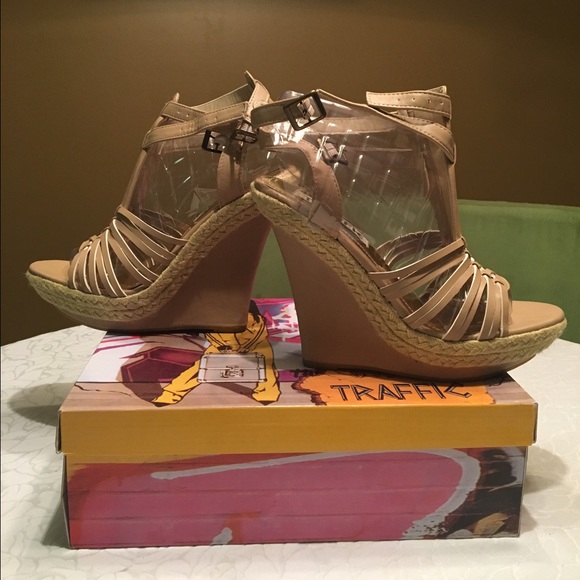 Traffic Wedge Sandals - Picture 2 of 4