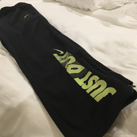 Nike Pants - EUC Nike therma-fit drawstring waist w/ ankle zip