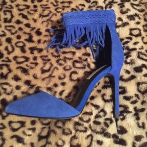 Pointed toe ankle heel
