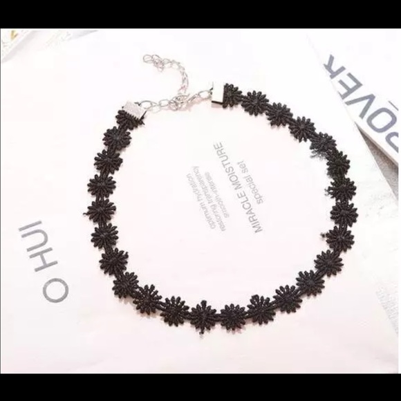 Daisy choker - Picture 1 of 2
