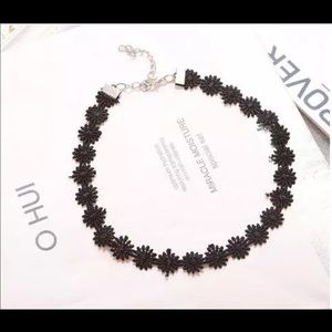 Daisy choker