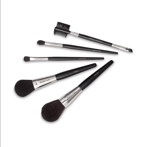 1 left! Mary Kay Brush Collection (Bag & Brushes) - Picture 3 of 7