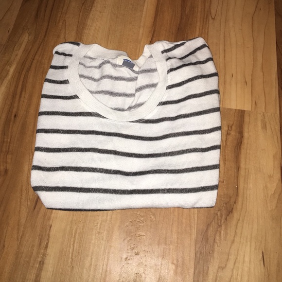 Old Navy B&W long sleeve shirt