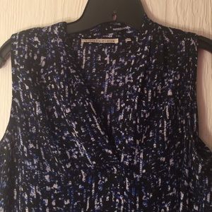 Violet & Claire sleeveless v-neck top