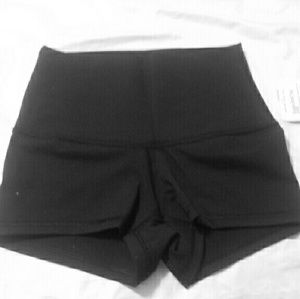 Lululemon Boogie Short Roll Down Size 4
