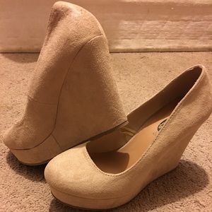 Size 8 wedges