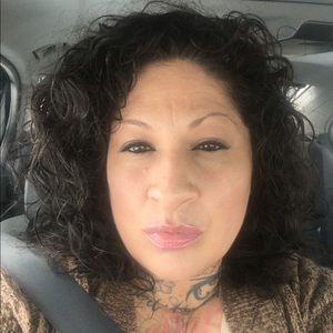 Meet your Posher, Evelyn