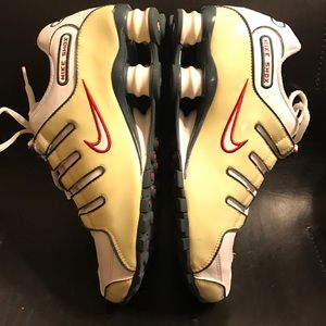 Women's Nike Shox sz 9