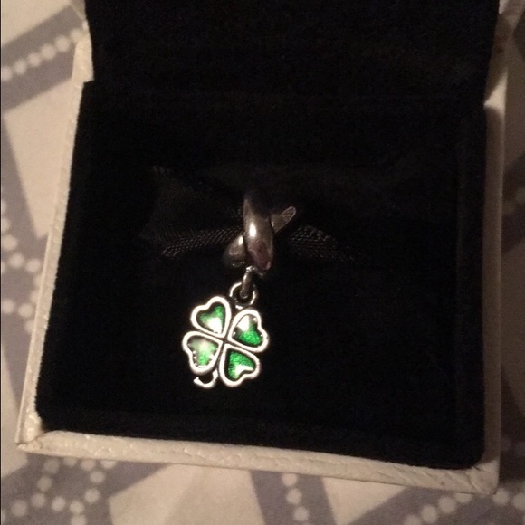 Four leaf clover pandora charm