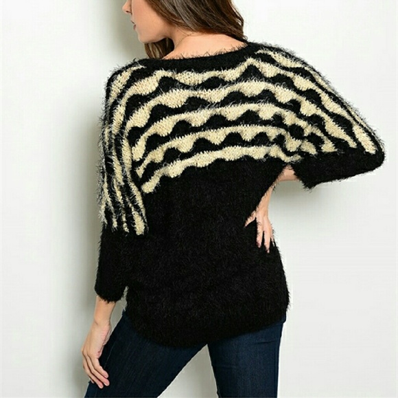 💥LAST 1💥Fuzzy sweater - Picture 2 of 2