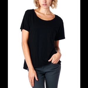 FRONT POCKET SCOOP NECK TEE