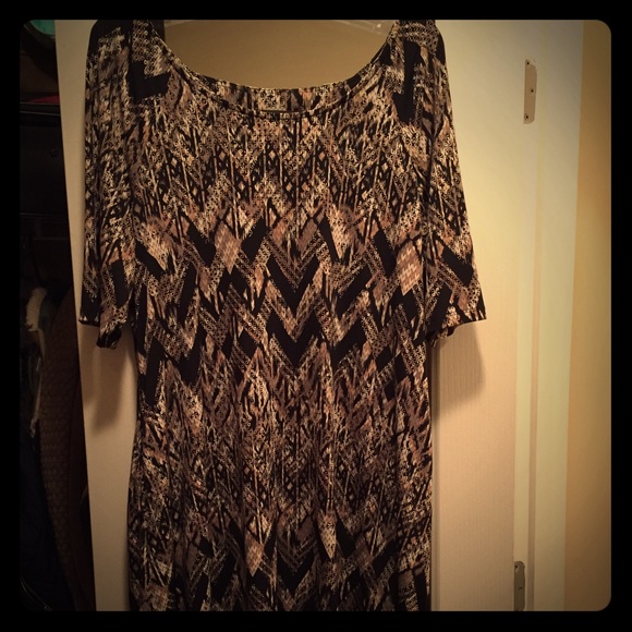 Black & tan chevron dress- has pockets!