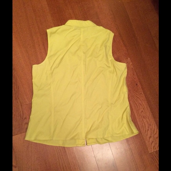 Sleeveless Yellow Jones NY Platinum Button down, 4 - Picture 2 of 2