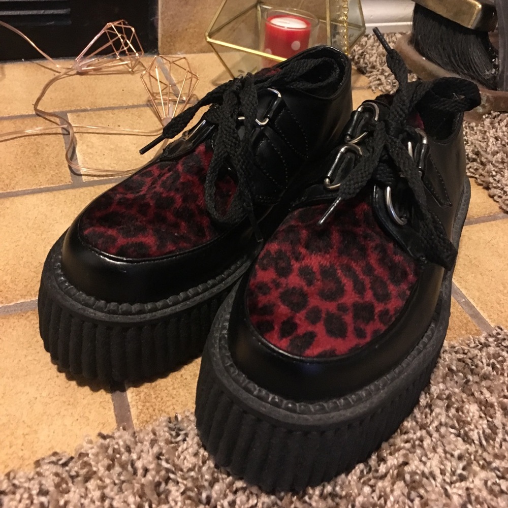 N.Y.L.A. morbid threads red leopard creepers 5-5.5