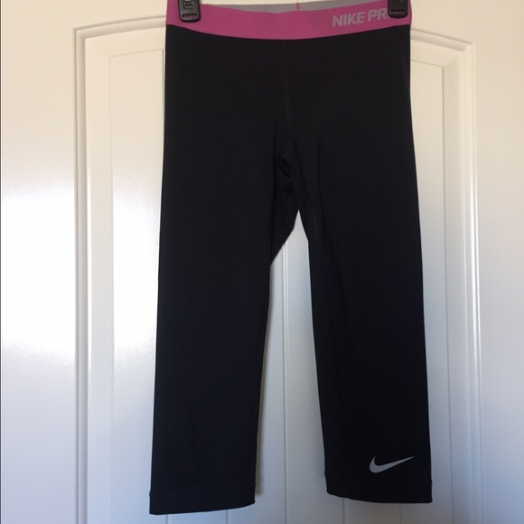 Cropped Nike Pro leggings