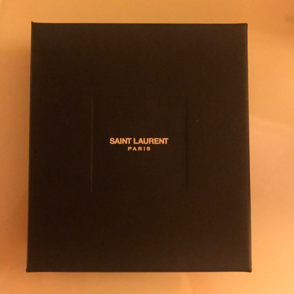 The bag and the case for the Saint Laurent card h