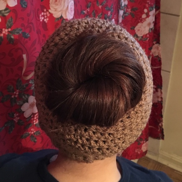 Messy bun hat! - Picture 3 of 3