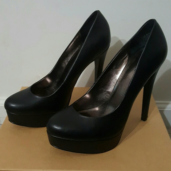 Brand new Black pumps NWOT