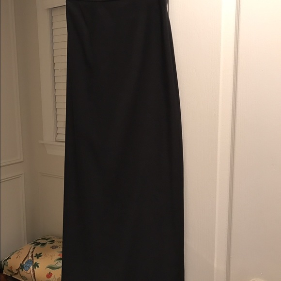 Vivienne Tam long skirt and sleeveless ruffled top