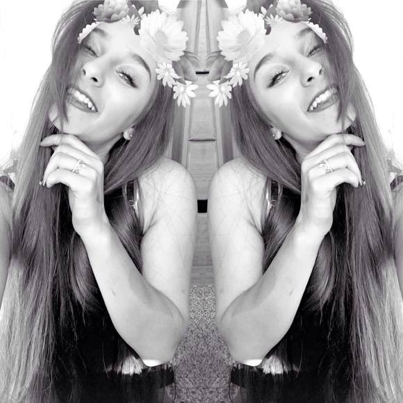 Meet your Posher, Jessica - Picture 1 of 1