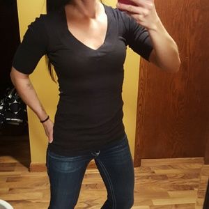 Black half sleeve Express top!