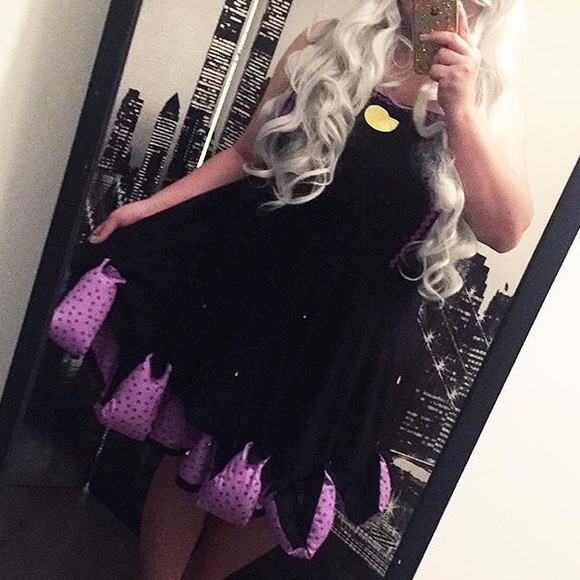 ✖️SOLD✖️Ursula Disney Villain Apron Costume