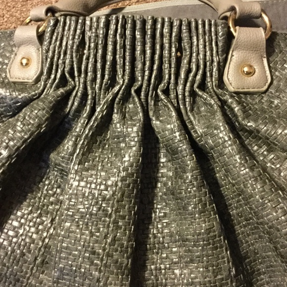 🚫SOLD🚫 Large Weekend Tote in Grey - Picture 6 of 8