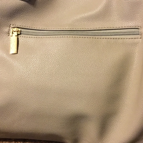 🚫SOLD🚫 Large Weekend Tote in Grey - Picture 7 of 8