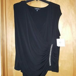 NWT!!!  SLEEVELESS BLOUSE