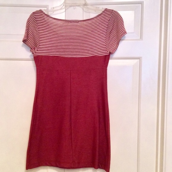 💥WKND SALE💥 Kimchi Blue Red Tunic - Picture 4 of 4