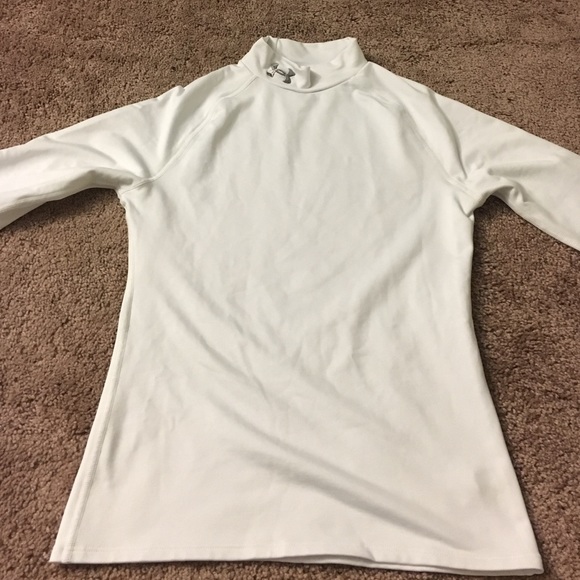 Girls Under Armour coldgear mock neck shirt