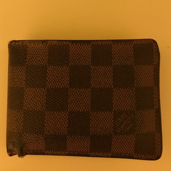 Authentic Men's Louis Vuitton wallet