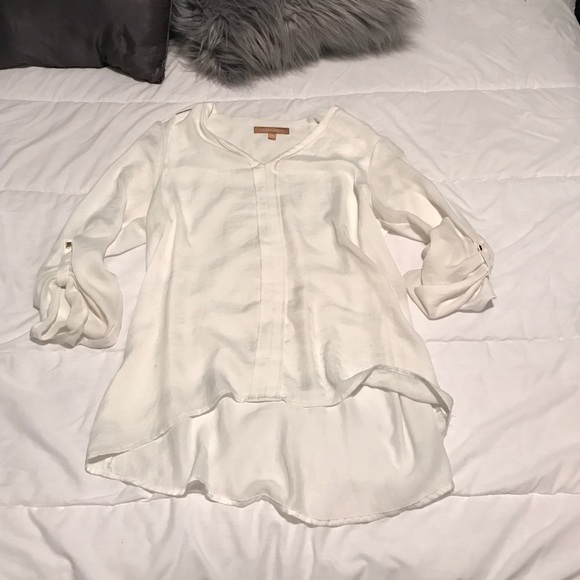 Ellen Tracy Tops - White flowy blouse